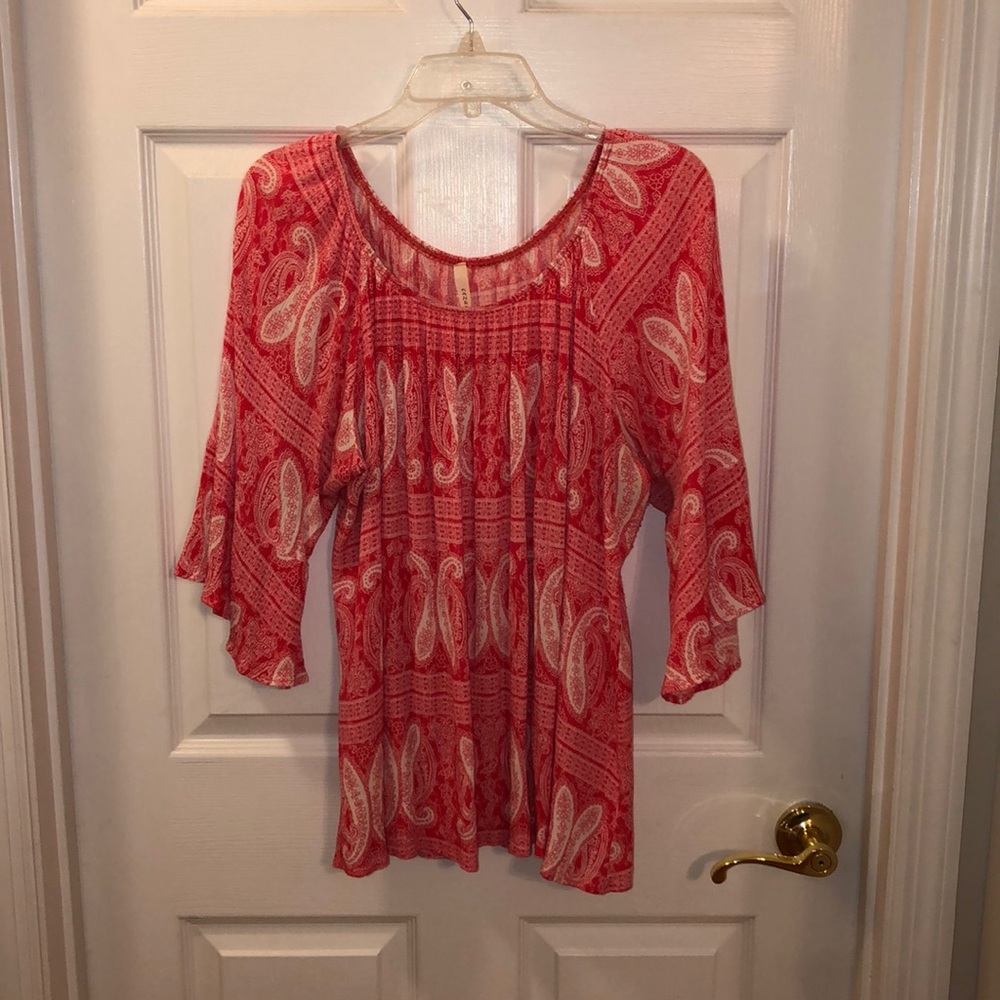 Cezanne top! Size large